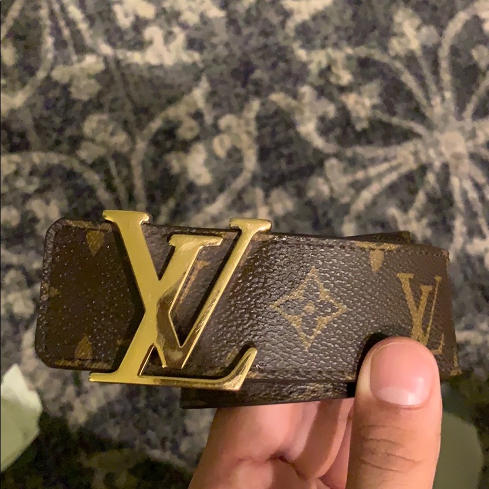 Louis Vuitton Belt size 30